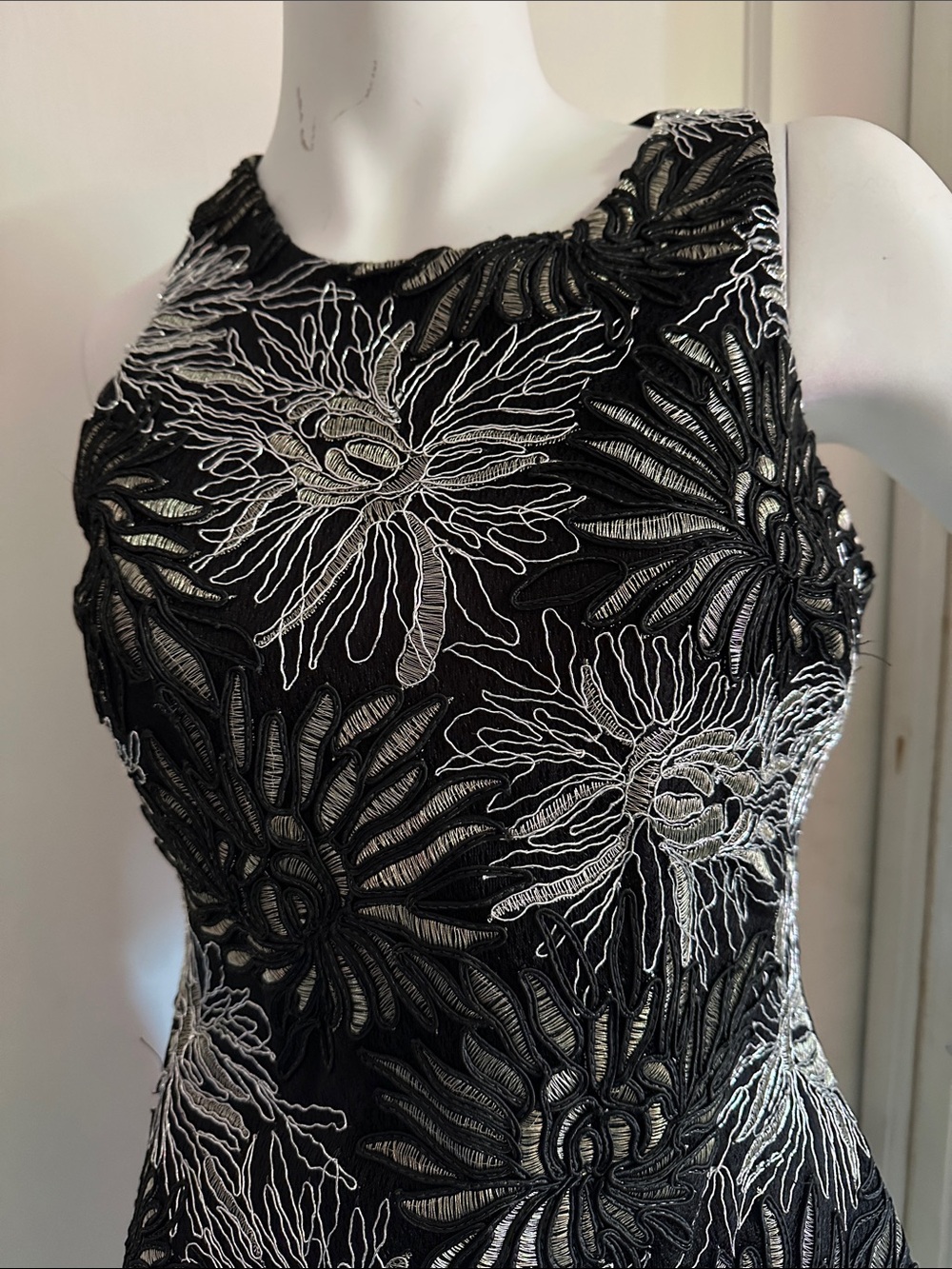 le chateau Black bodycon sexy Dress Silver Floral Lace